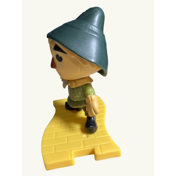 McDonald's Wizard Of Oz 75th Anniversary Scarecrow Figure With Yellow Brick Road - Picture 9 of 11